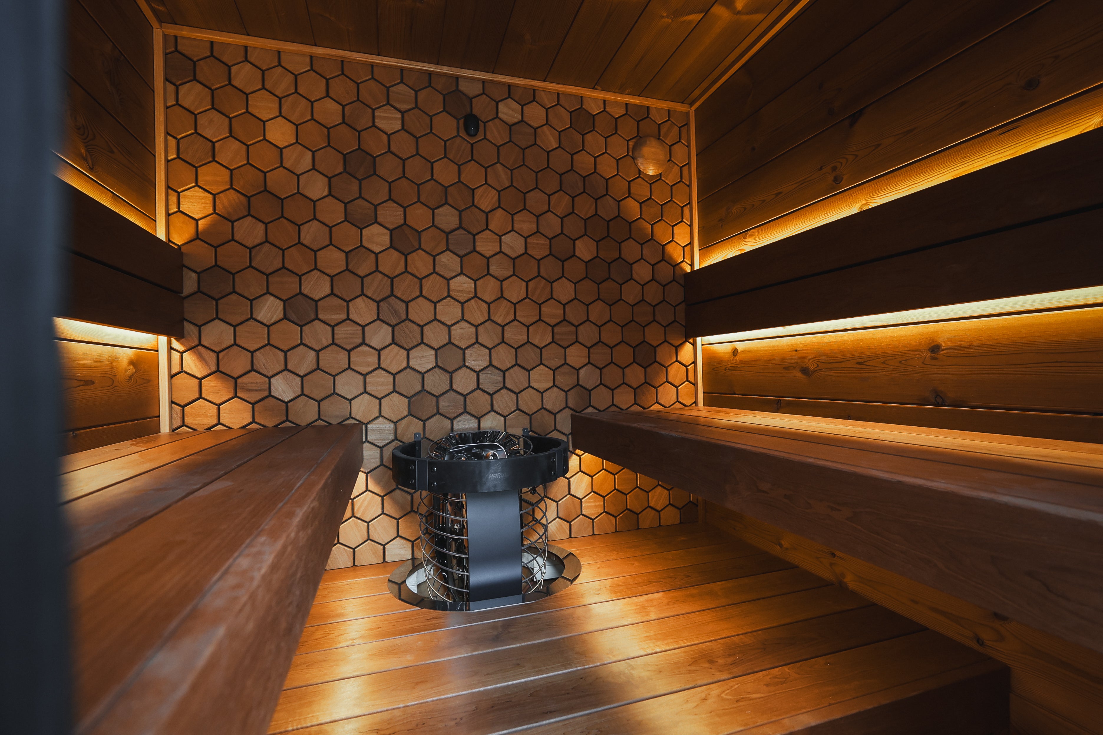 Leil Saunas Viva 180, 4-Person Outdoor Sauna