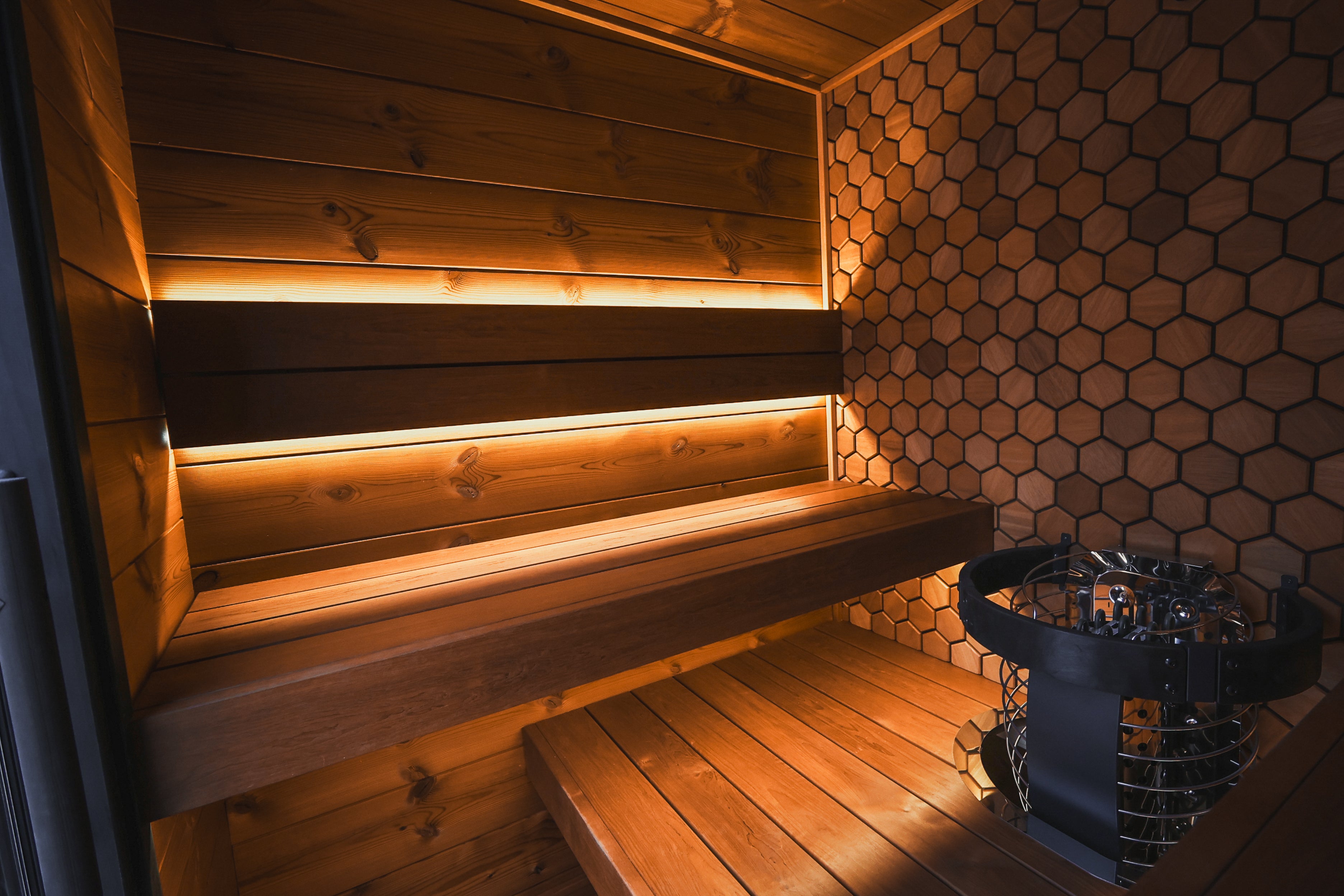 Leil Saunas Viva 180, 4-Person Outdoor Sauna