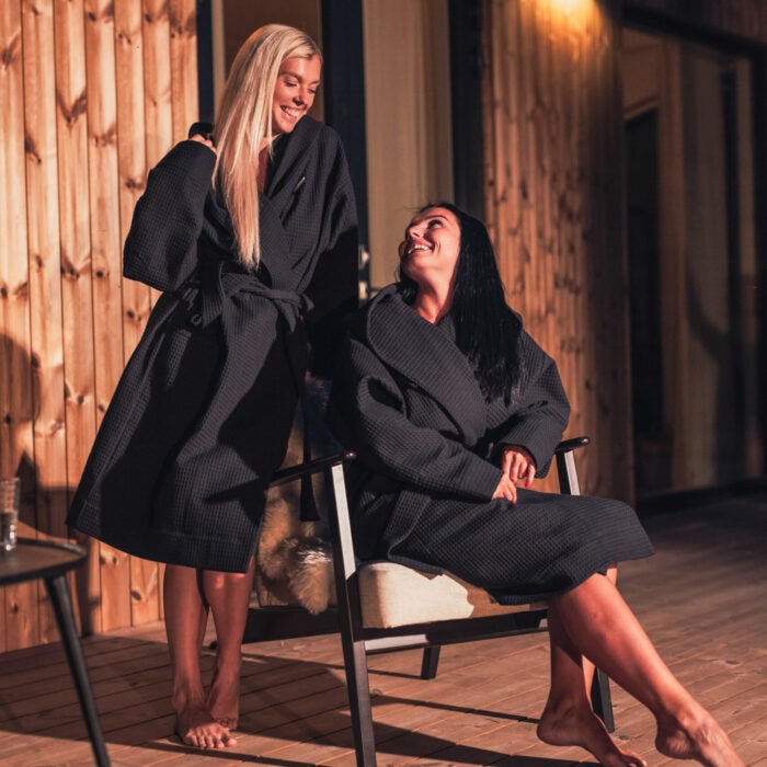 HUUM OVO Kimono; Sauna Kimono, Black - NW Immersion