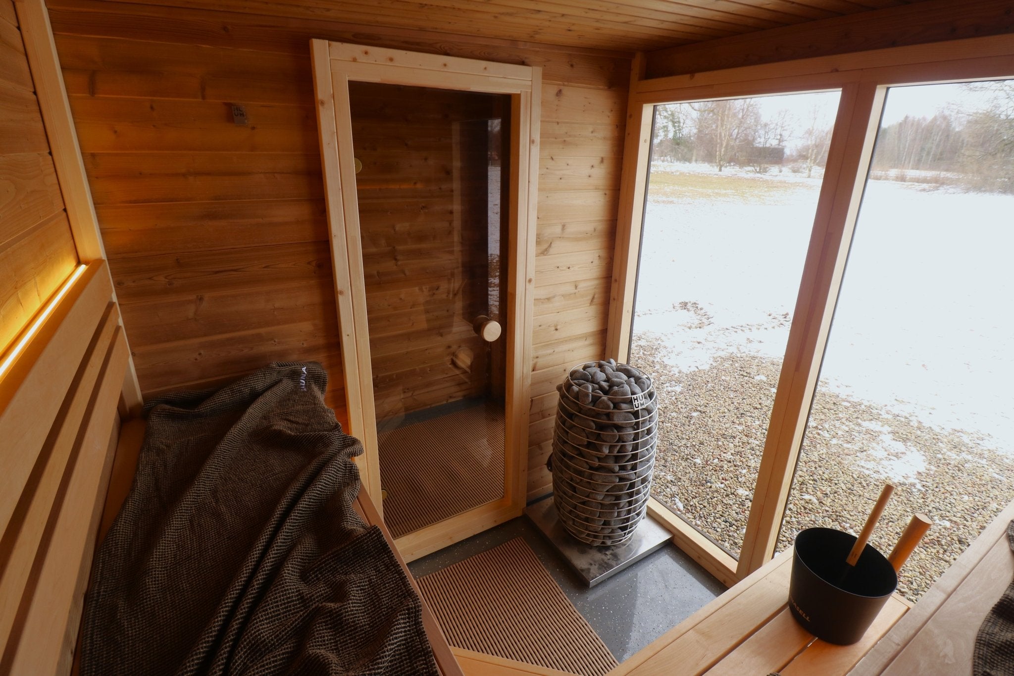 Leil Patio M, 5-Person Outdoor Traditional Finnish Sauna with Front Room - NW Immersion