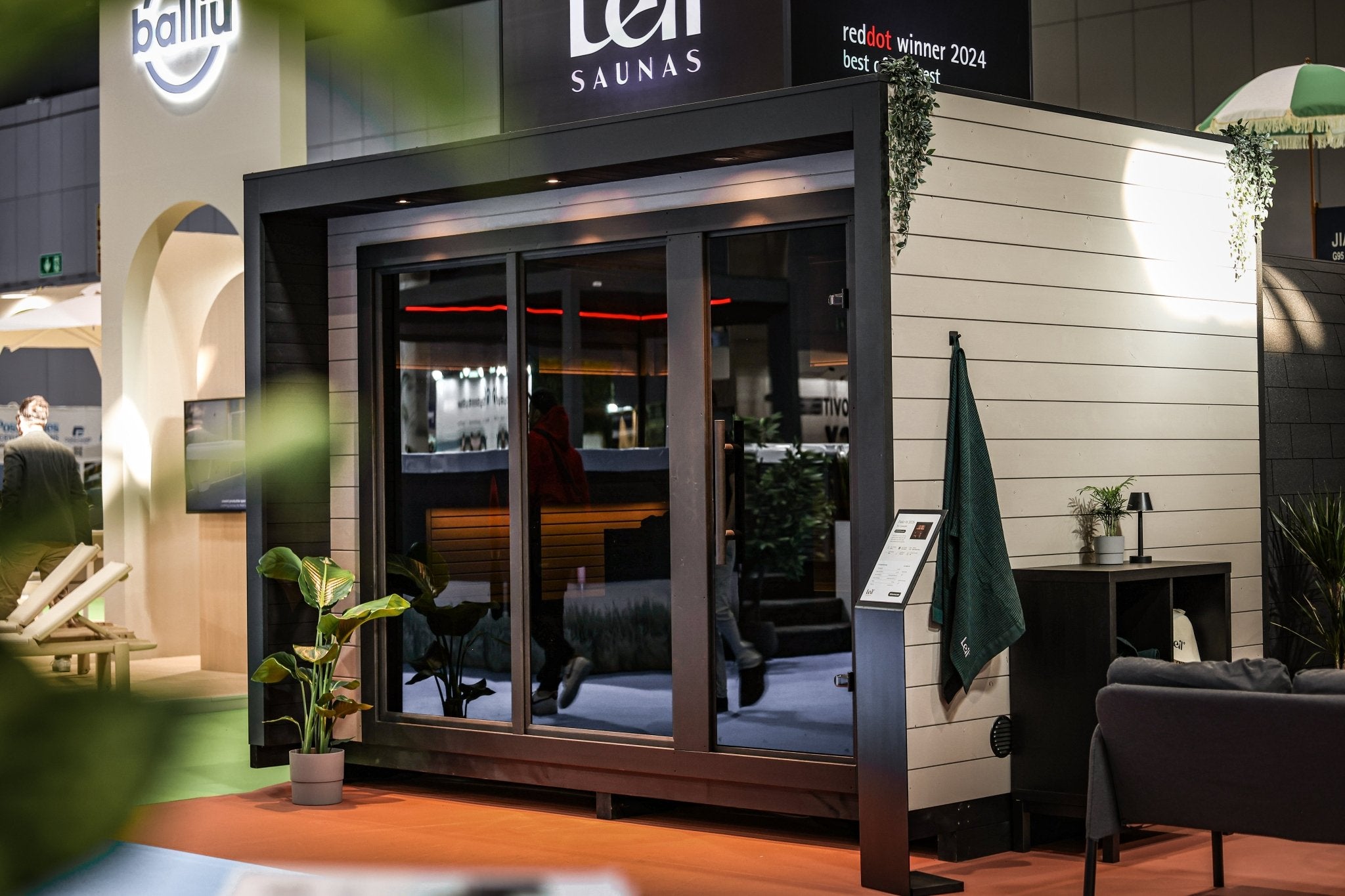 Leil Patio M, 5-Person Outdoor Traditional Finnish Sauna with Front Room - NW Immersion