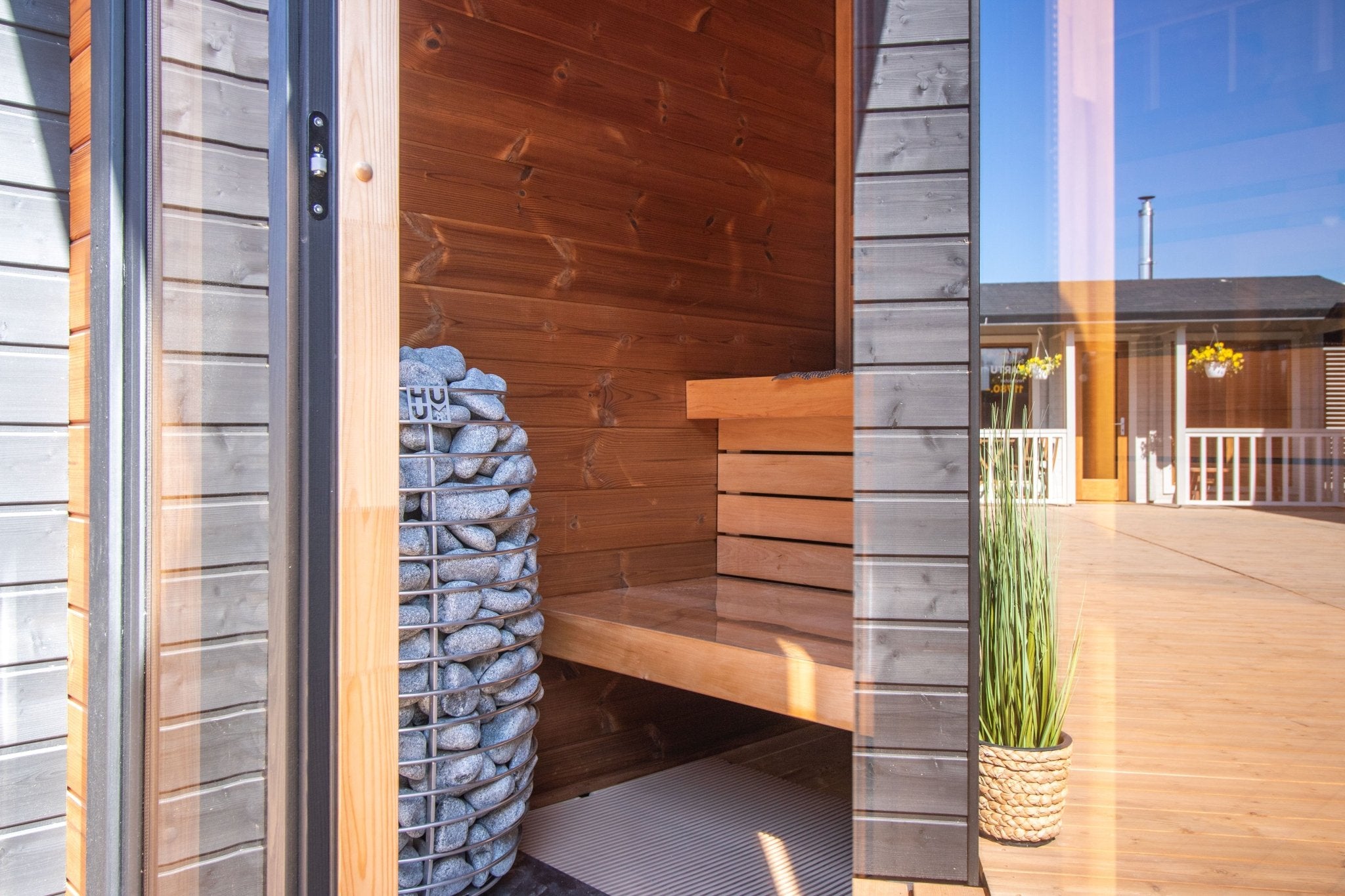 Leil Patio XS 4 Person Outdoor Sauna - NW Immersion