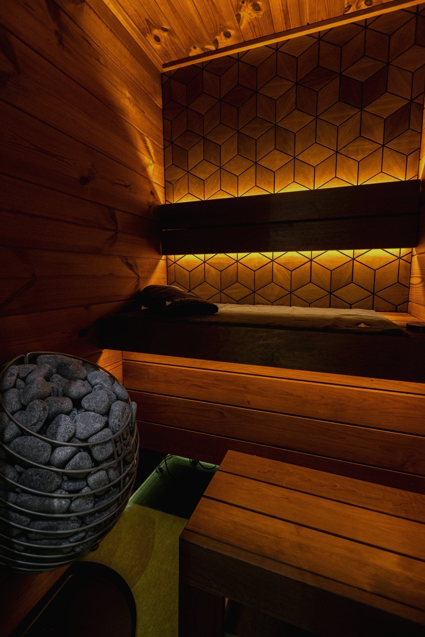 Leil Saunas Como 1 - 120, 1 - Person Indoor Sauna Kit - NW Immersion