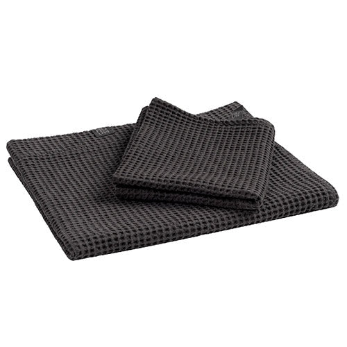HUUM premium sauna towel set; large bath towel and towel for sitting on in the sauna, thick and absorbent waffle weave
